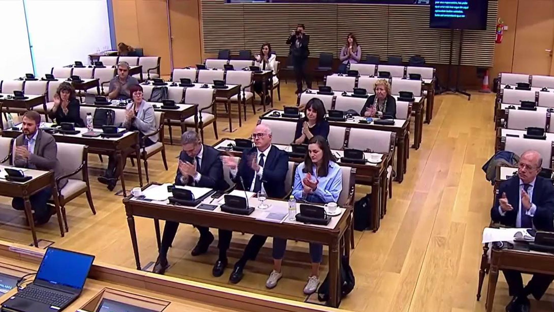 Aplauso unánime en el Congreso tras las palabras de Toñi, víctimas de la DANA