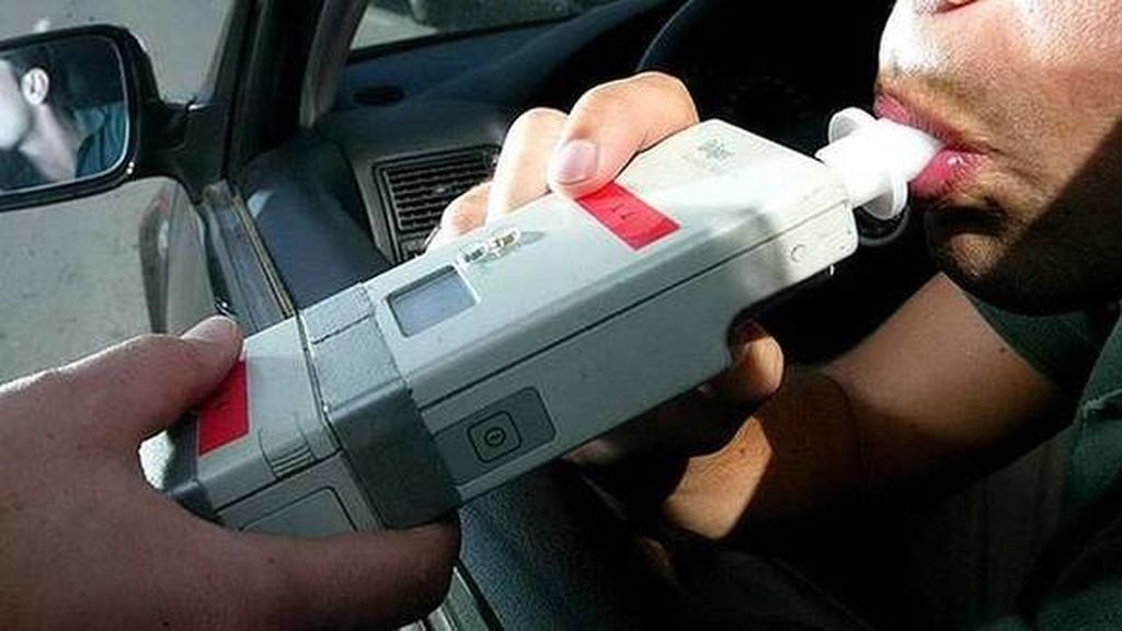 Conductor ebrio, alcoholímetro