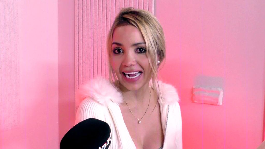 Daniela Cano desvela a qué se dedica realmente su familia En todas las salsas Temporada 8 Top Vídeos 872