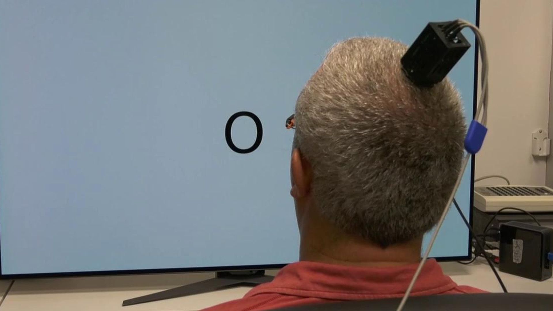 Dos personas ciegas consiguen recuperar la percepción visual gracias a un implante cerebral desarrollado en Elche