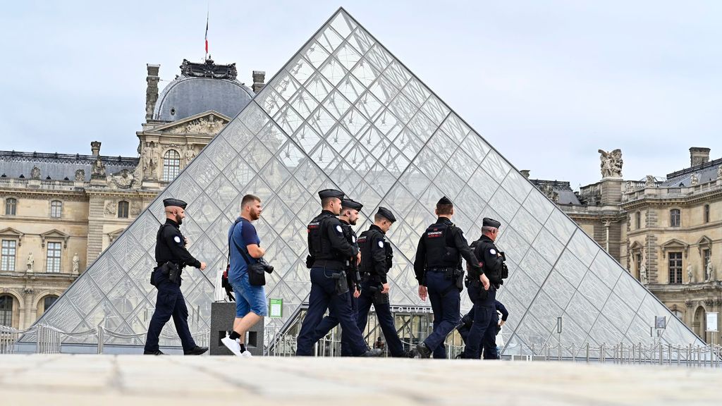 ‘Doudou Cross Bitume’, de ‘tiktoker’ y delincuente de bajo perfil a sospechoso del robo en el museo del Louvre