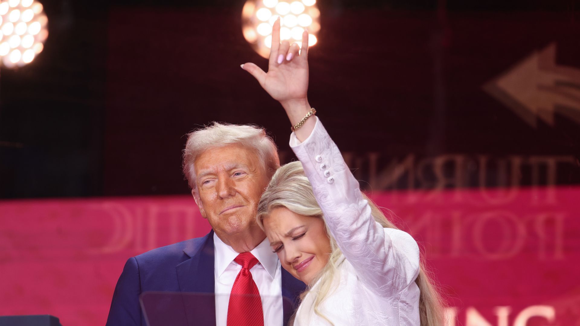 Erika Kirk y Donald Trump