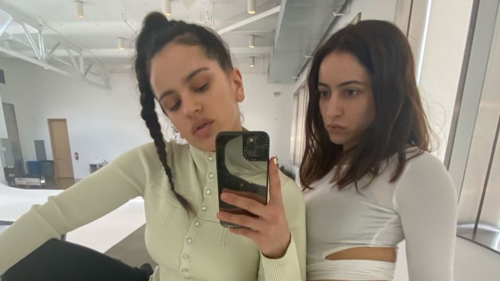 Rosalía y su hermana, Pili