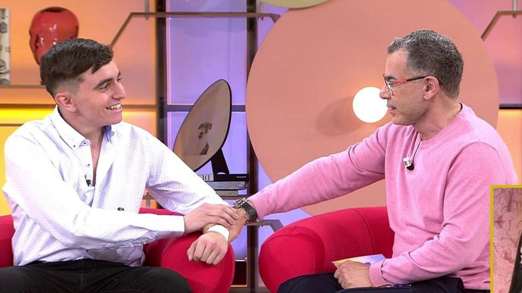 La increíble admiración de un fan por Jorge Javier Vázquez, que le ha dejado sorprendido en directo: "Eres muy sincero y directo"