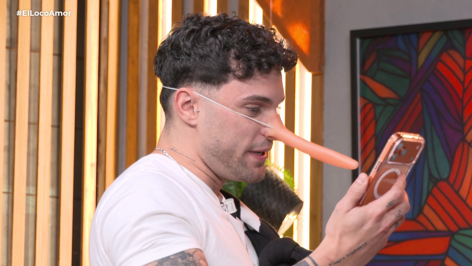 Álex recita un fragmento de Don Juan Tenorio con la nariz de Pinocho