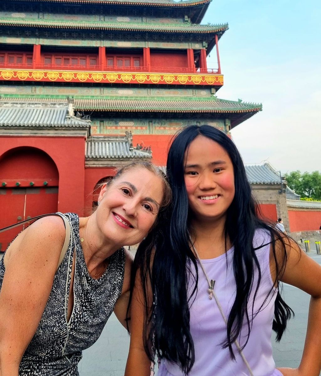 Blanca junto a Yoyó, su hija adoptada