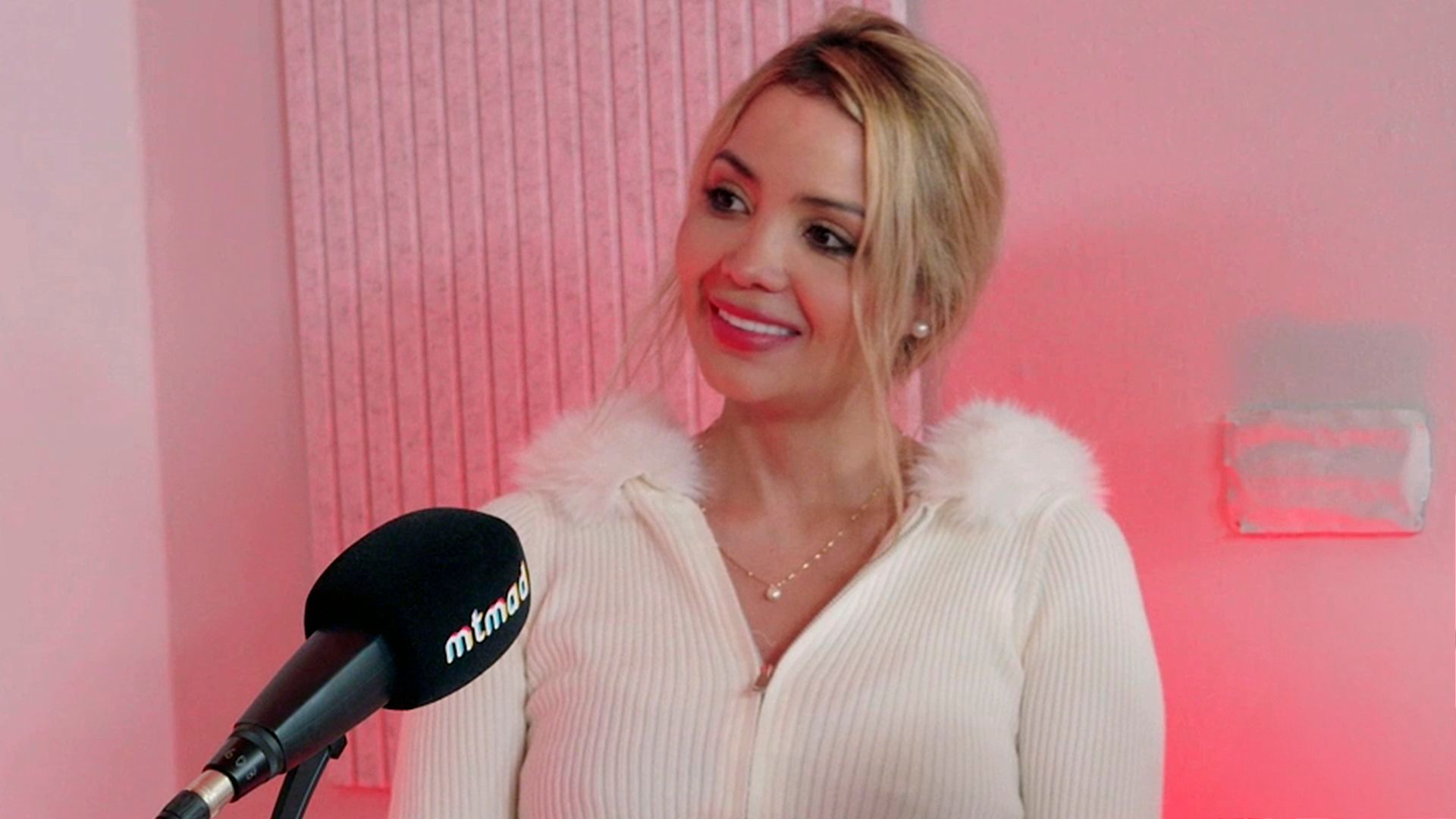 Daniela Caro revela los lujosos regalos que le han hecho sus fans En todas las salsas Temporada 8 Top Vídeos 876