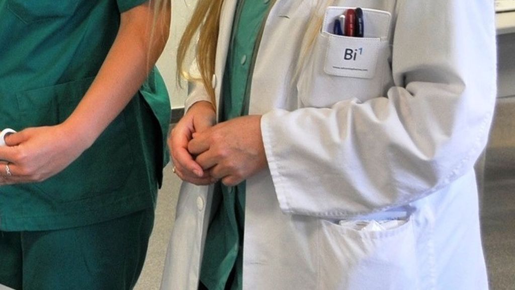 La menor que cayó de un edificio en Gáldar sigue hospitalizada: investigan si la caída fue accidental o intencionada