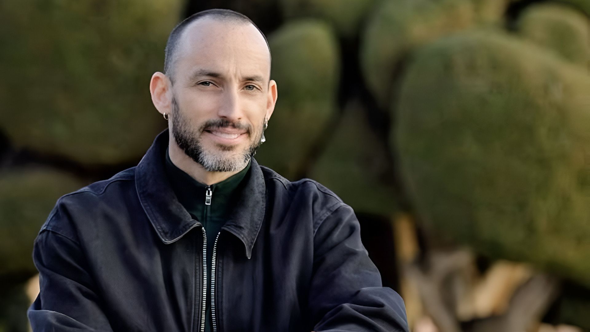 Qué fue de Quique Guijarro, de la primera edición de 'Fama, ¡a bailar!': su vida actual como profesor y escritor con ocho libros publicados