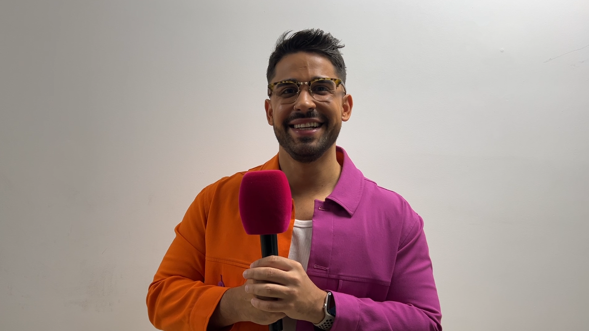 ¿Qué objeto prohibido llevarías a 'Gran Hermano 20'? Miguel Frigenti hace el test del programa - Exclusivo web 7/11/2025