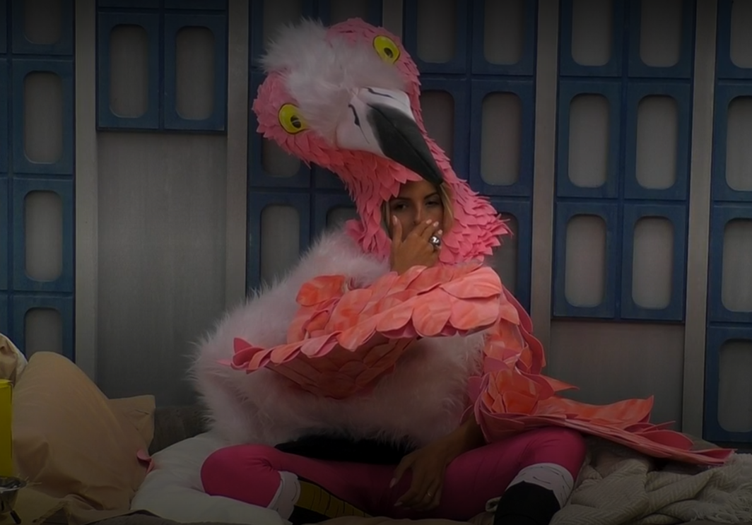 Edurne raja de sus compañeras