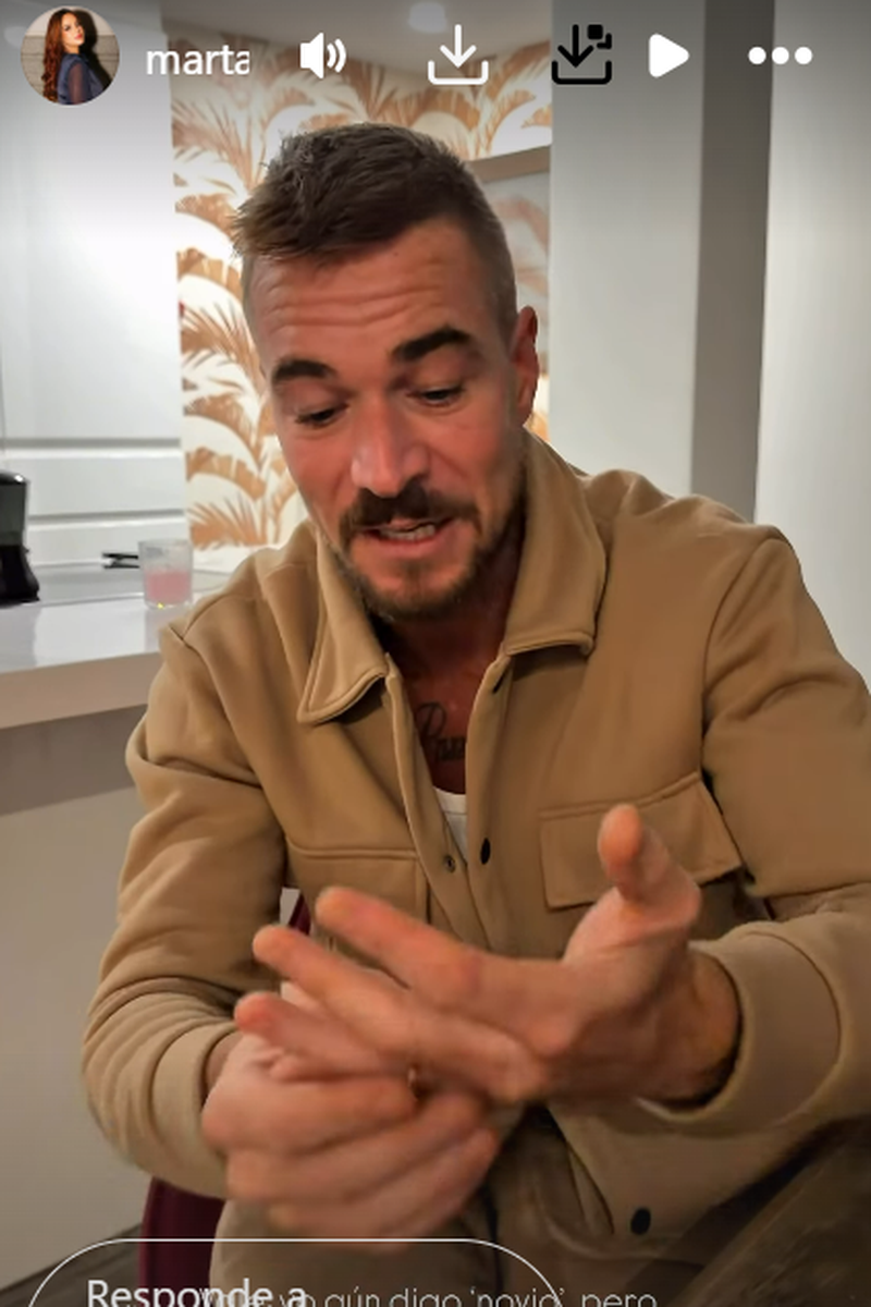 Tony Spina le cuenta a Marta Peñate lo que opina del anillo de matrimonio