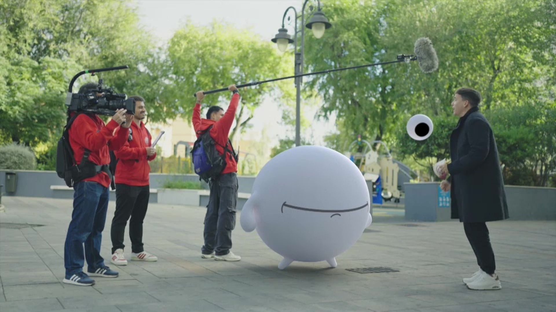 Xuso Jones pone a prueba a los 2balls en ‘Lo sabe, no lo sabe’: “¿Cuántos años cumplimos este mes en Cuatro?”