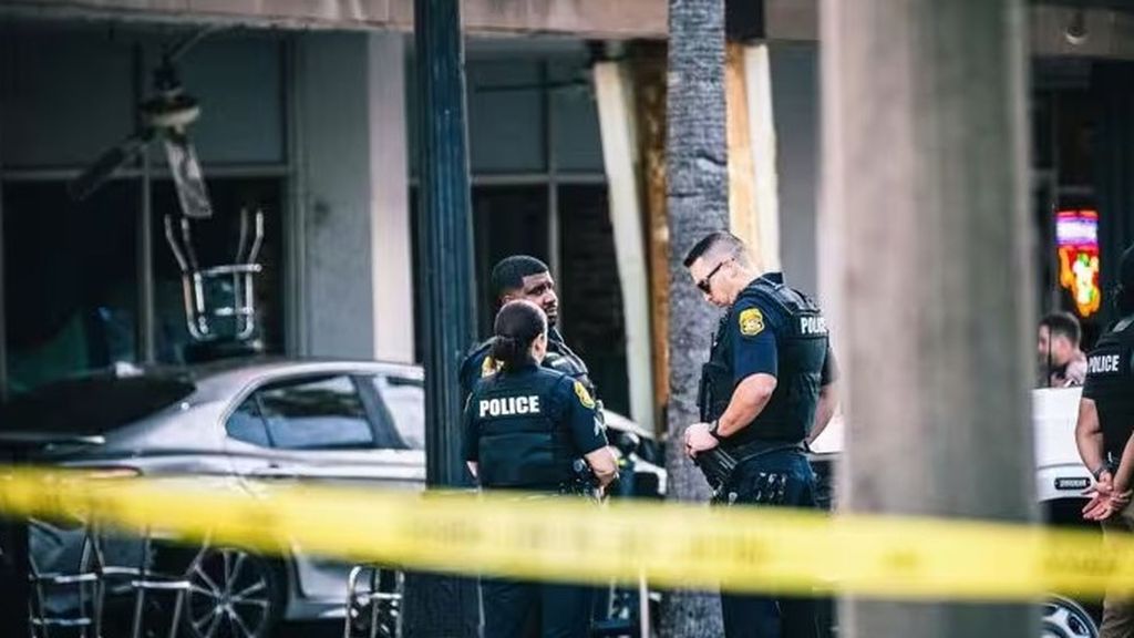 Cuatro muertos y 11 heridos por un atropello masivo tras una persecución policial en Florida, EEUU
