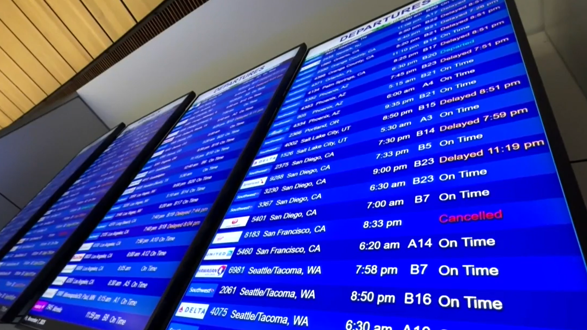 El cierre del Gobierno en EEUU siembra el caos en los aeropuertos: cerca de 2.000 vuelos cancelados