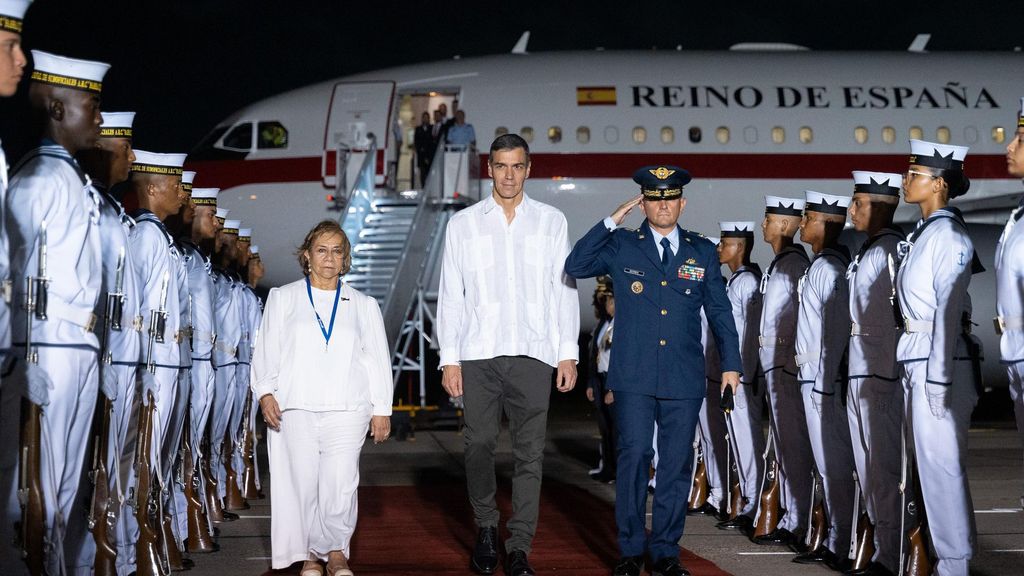 Pedro Sánchez llega al aeropuerto Simón Bolívar para la cumbre UE-CELAC en Colombia