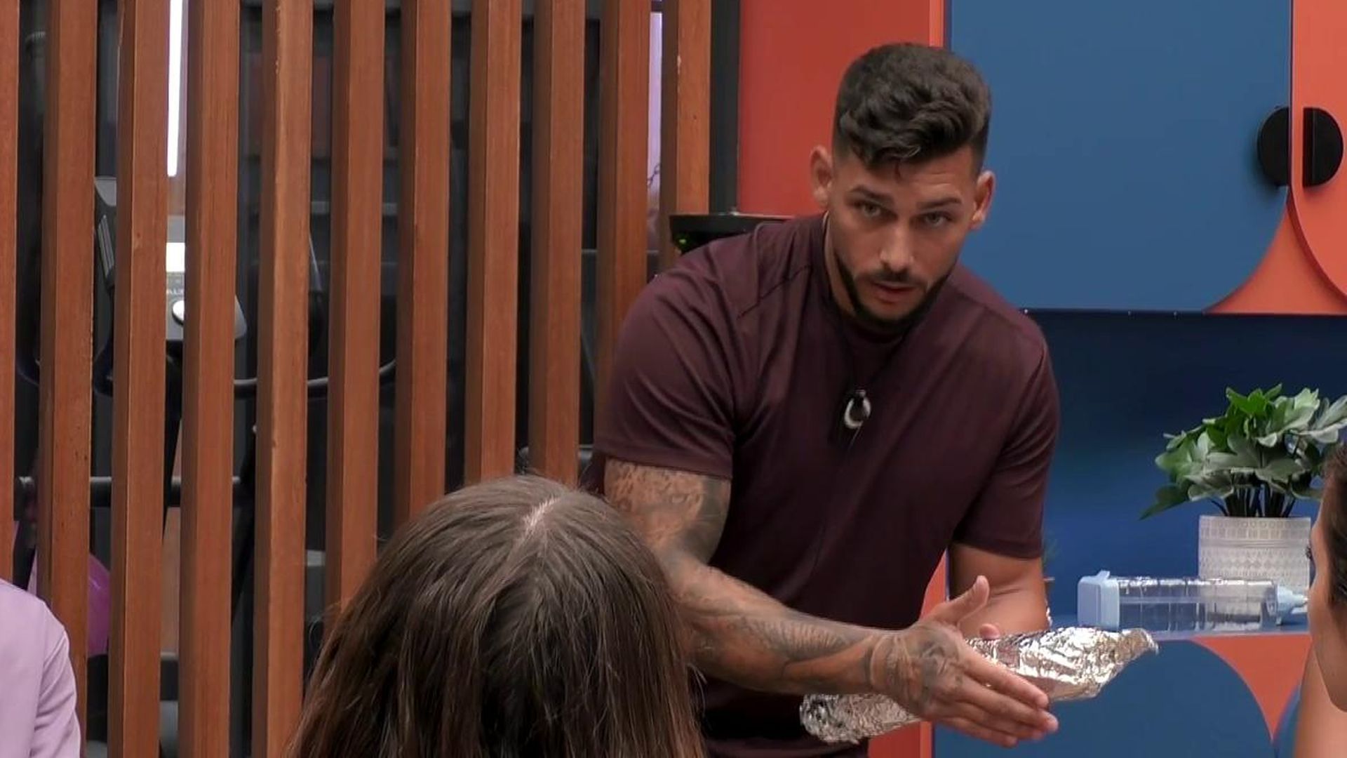 ¡Salta la tensión en 'Gran Hermano 20'! Jonay y Aroa protagonizan un tenso enfrentamiento