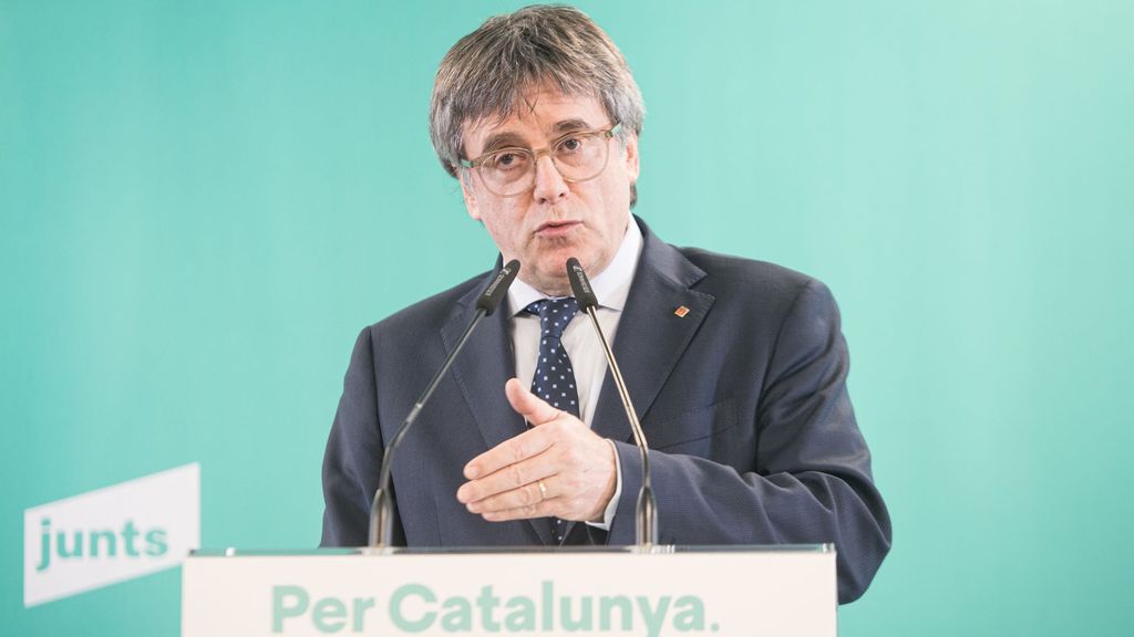 Carles Puigdemont critica que la "maquinaria de propaganda socialista" busca señalar a Junts
