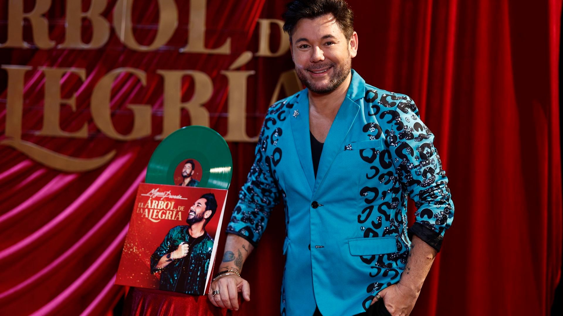 Miguel Poveda celebra estos días la publicación de su primer disco navideño