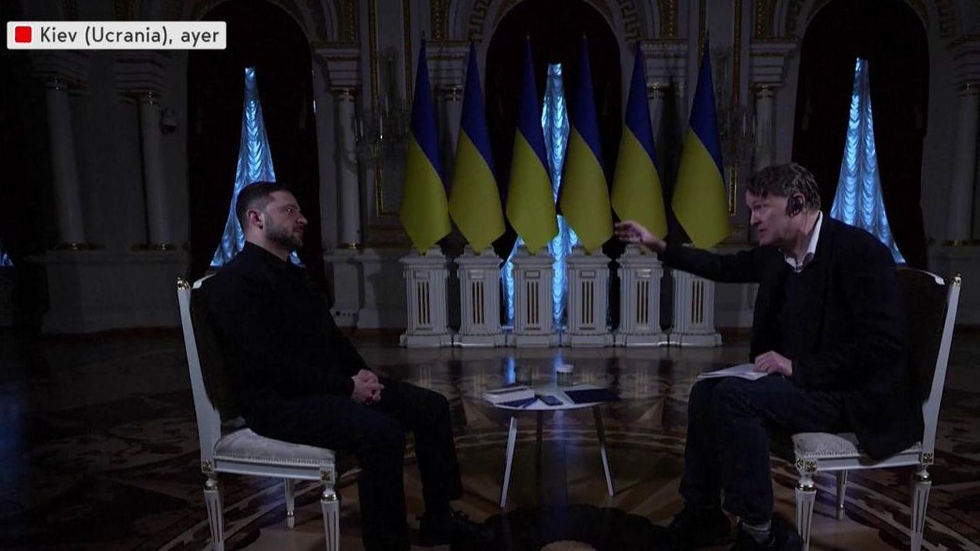 La Guerra del frío empieza en Ucrania: Zelenski sufre un apagón en plena entrevista