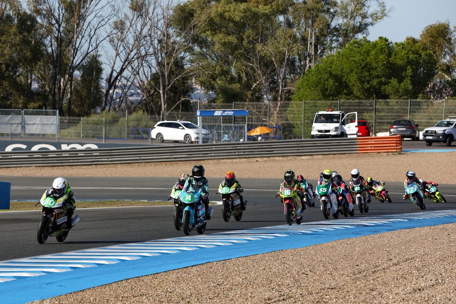 Los circuitos donde se desarrolla el campeonato son "como en los que corre Marc Márquez", su ídolo