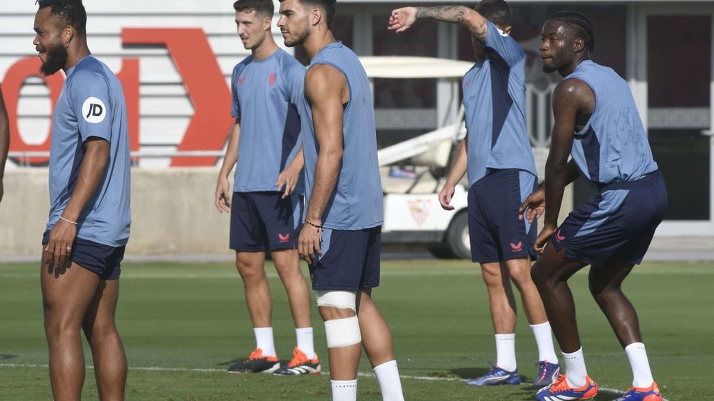 Sin Ocampos pero con Isaac Romero y Kike Salas en el entrenamiento previo al partido ante el Mallorca