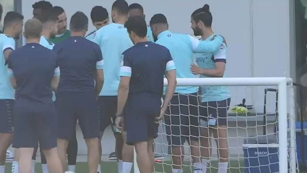 Isco se entrena en el gym y recibe un pasilllo por su cumpleaños