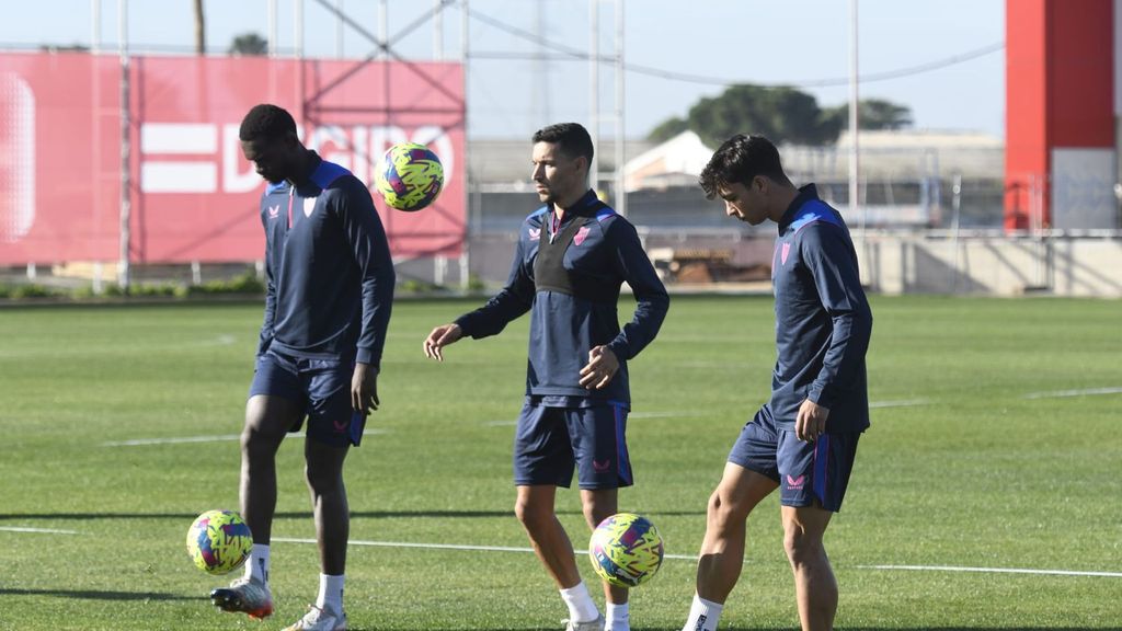 El Sevilla vuelve al trabajo tras vencer al Torremolinos en Copa