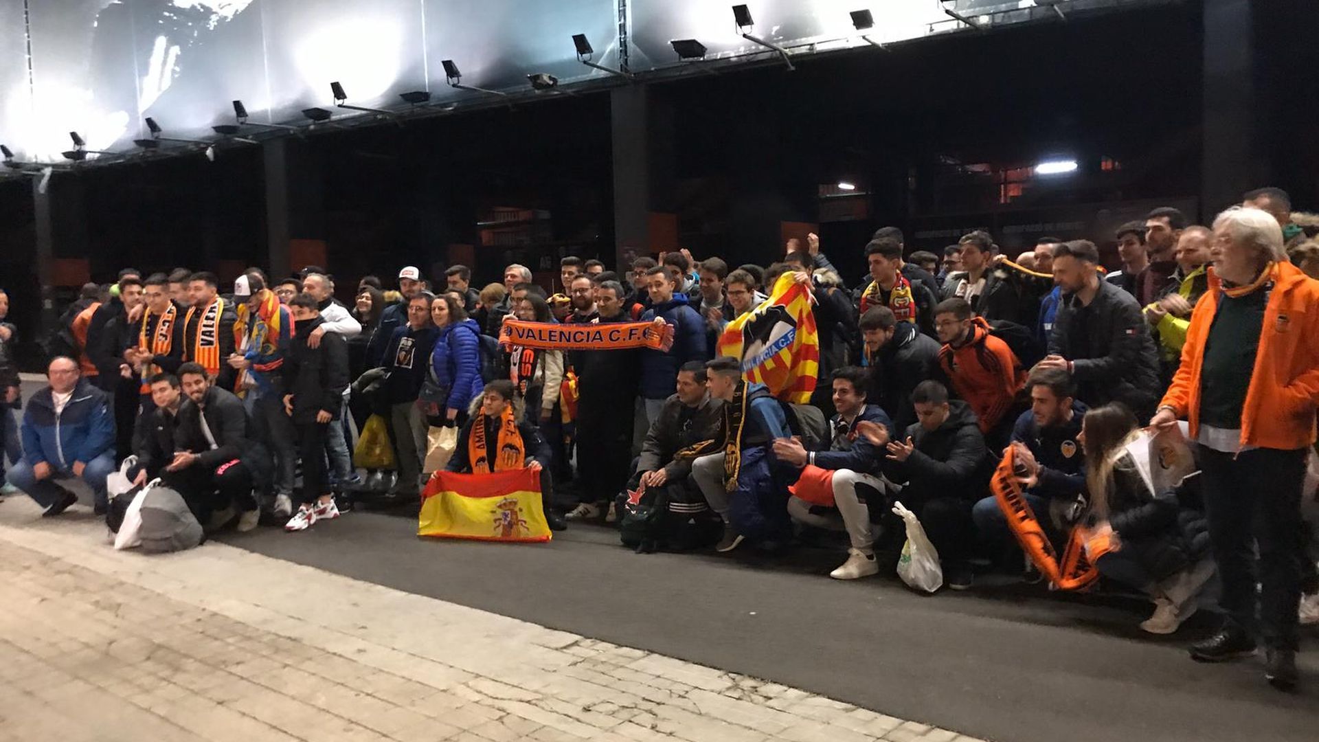 200_aficionados_se_van_en_bus_a_milan_para_la_champions_league.jpeg 200_aficionados_se_van_en_bus_a_milan_para_la_champions_league.jpeg