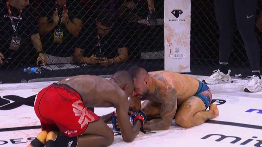 La deportividad de Sebisaho y Schisano tras el combate más sangriento y espectacular de la historia de WAR