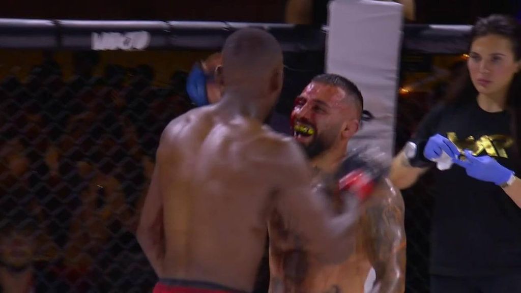 Puesta en escena de Schisano antes de su combate