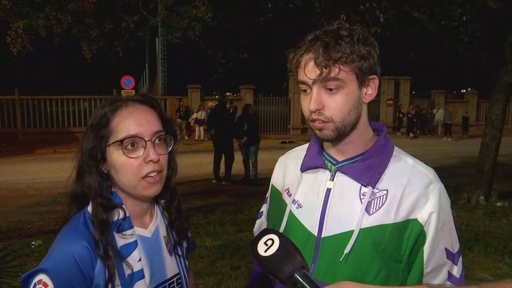 El cabreo de los aficionados del Málaga tras el empate en Algeciras