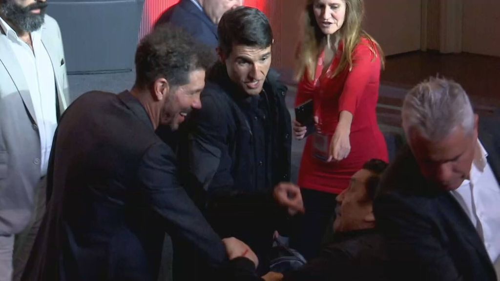 Simeone y el Mono Burgos se reencuentran en el homenaje a Godín