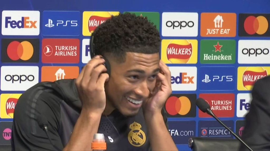 Jude Bellingham lo intenta con el español pero es incapaz