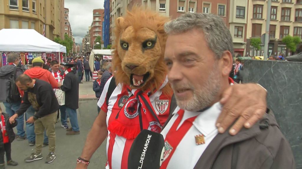 Los aficionados del Athletic se despiden de Iker Muniain