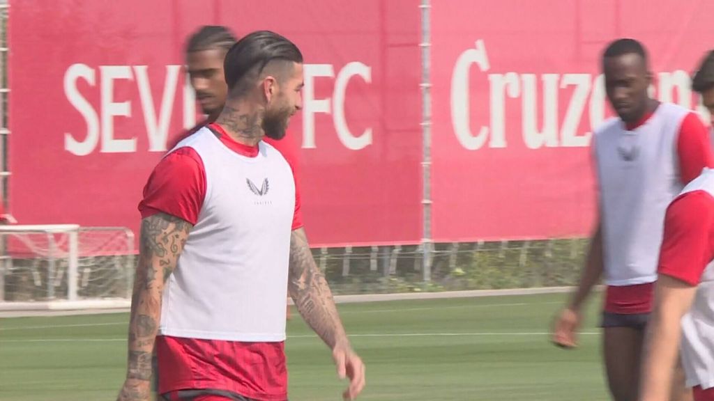 Sergio Ramos se parte de risa con la forma de motivar del preparador físico