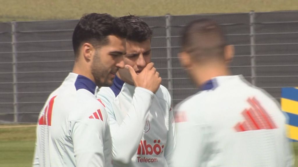 Morata, el más precavido de la Selección: se tapa la boca hasta en el entreno para que no se le entienda