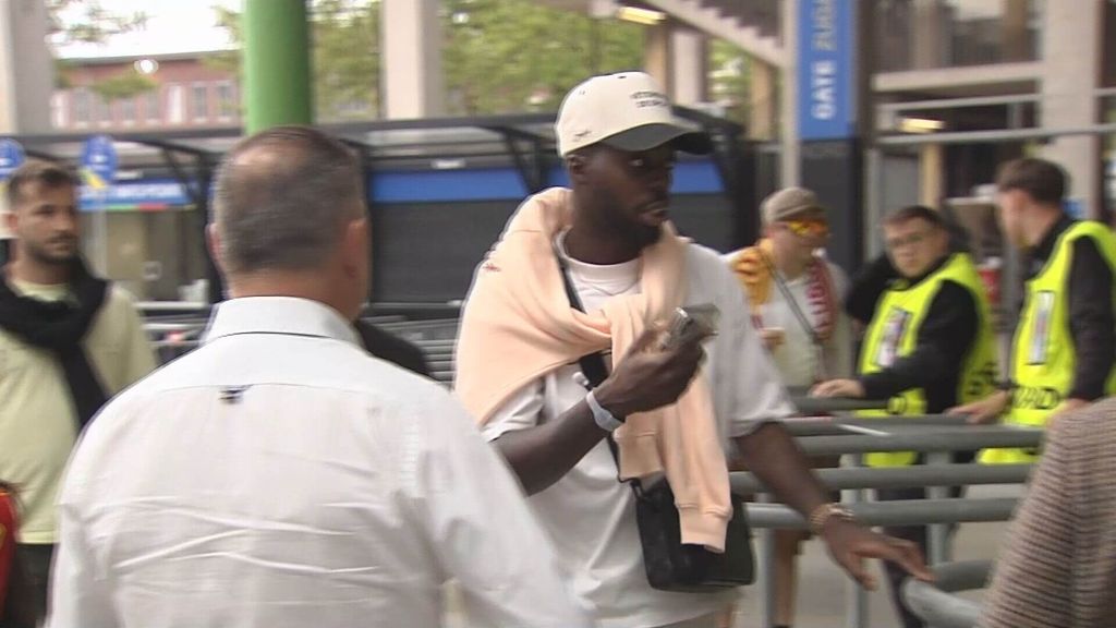 Iñaki Williams, al lado de su hermano Nico en el España - Georgia