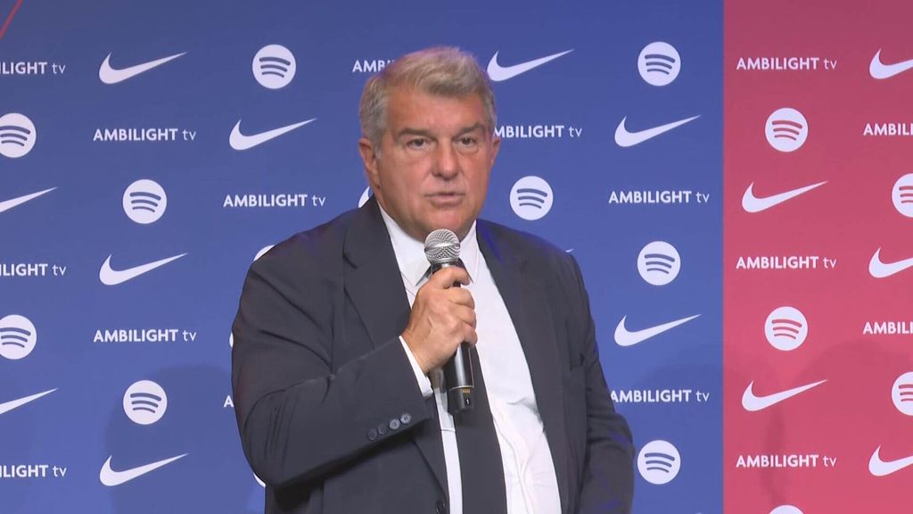 Joan Laporta se acordó de Xavi Hernández en la presentación de Hansi Flick con el Barça