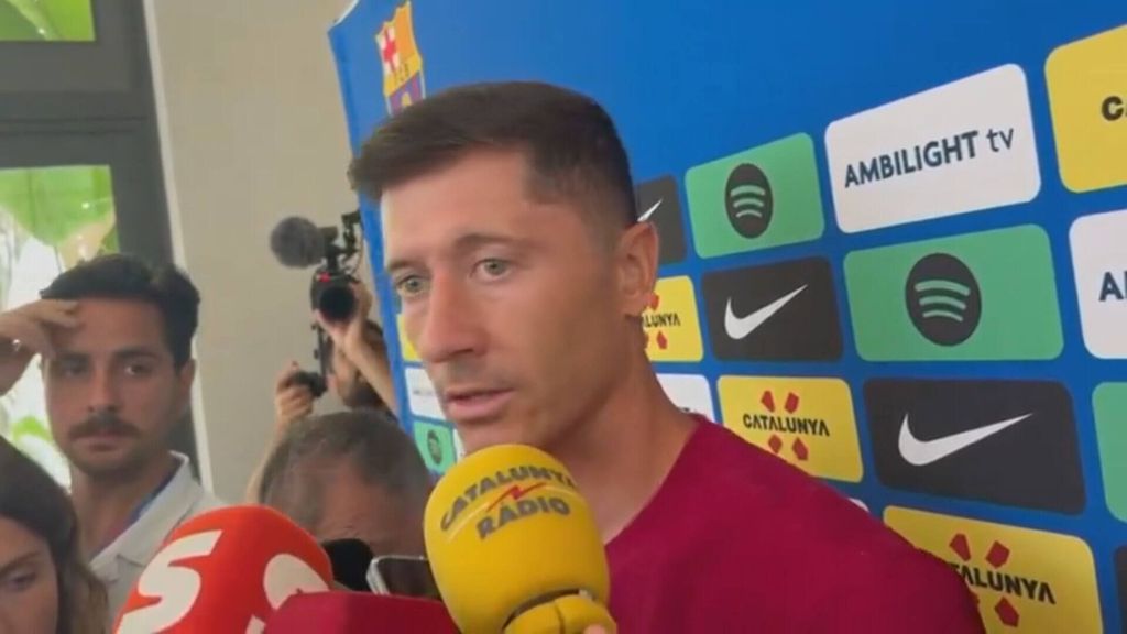 El Barcelona prepara la temporada con un nuevo curso de Robert Lewandowski