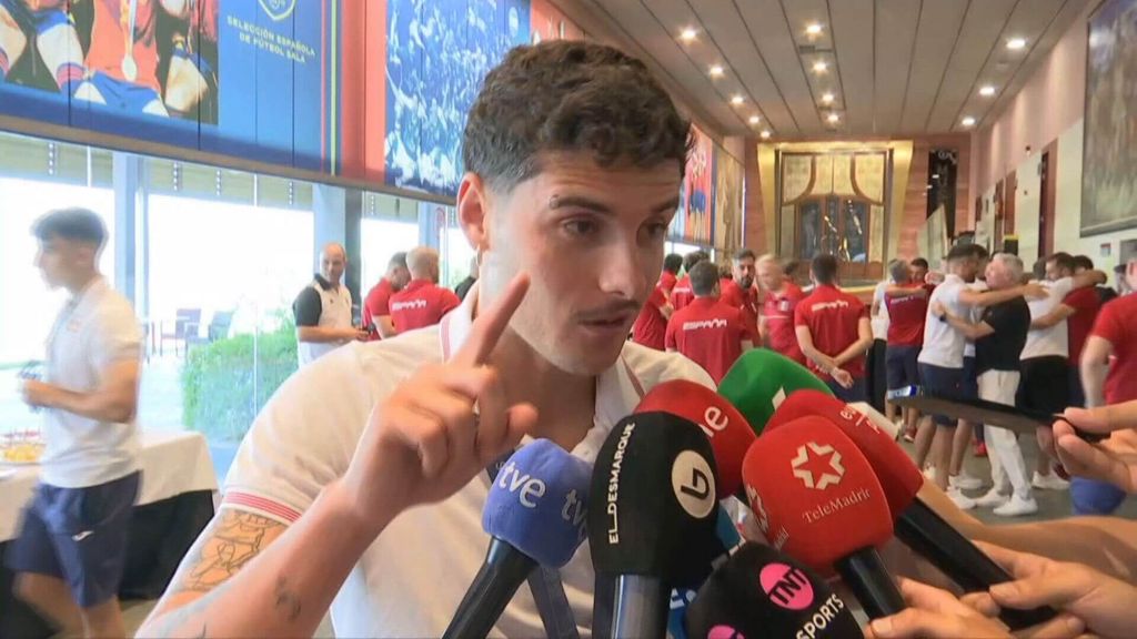 Sergio Camello y la cábala con Mikel Oyarzabal