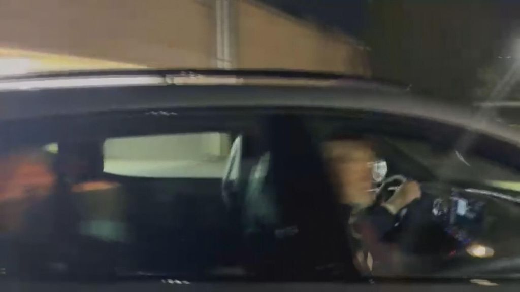 Joan Laporta celebró la goleada del Barça al Dortmund dando vueltas a una rotonda y pidiendo al chófer que pitara