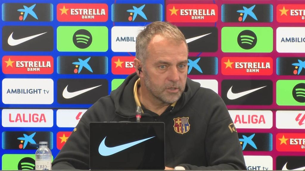 Hansi Flick avisa a sus suplentes tras las imágenes del cabreo