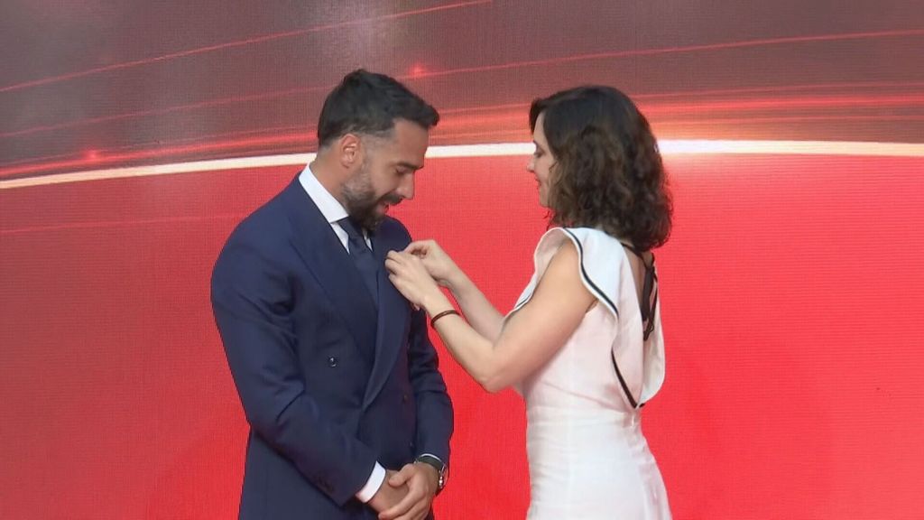 El dardo de Isabel Díaz Ayuso sacando pecho por las Champions de Dani Carvajal: "Tiene más que el Barça en toda su historia"