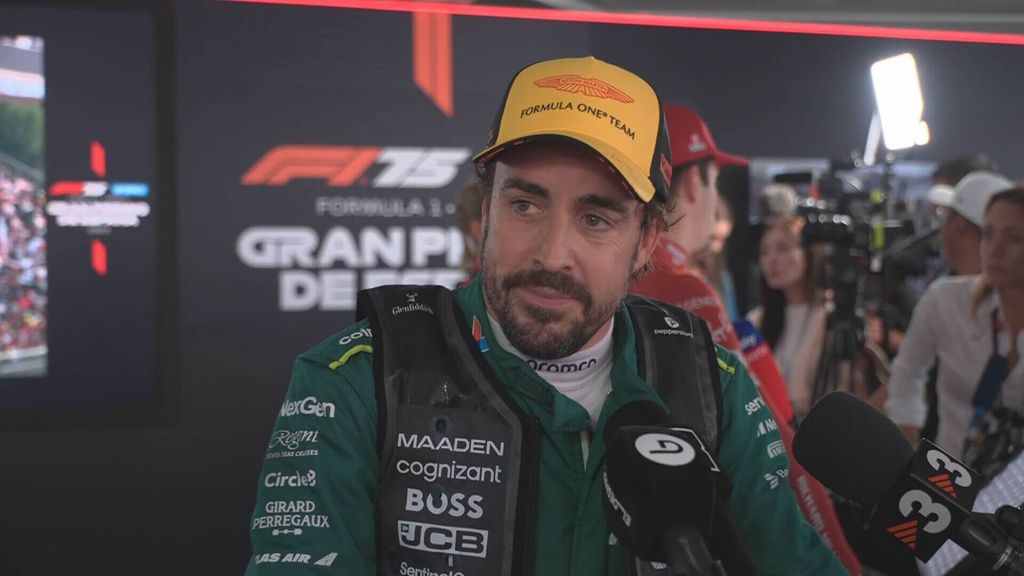 Fernando Alonso atiende a ElDesmarque