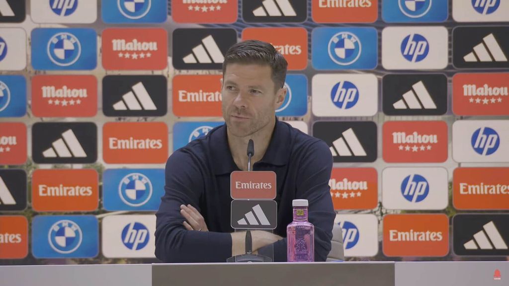 Xabi Alonso señala que se hablará en el vestuario con Vinicius y ensalza a Eduardo Camavinga en el Clásico