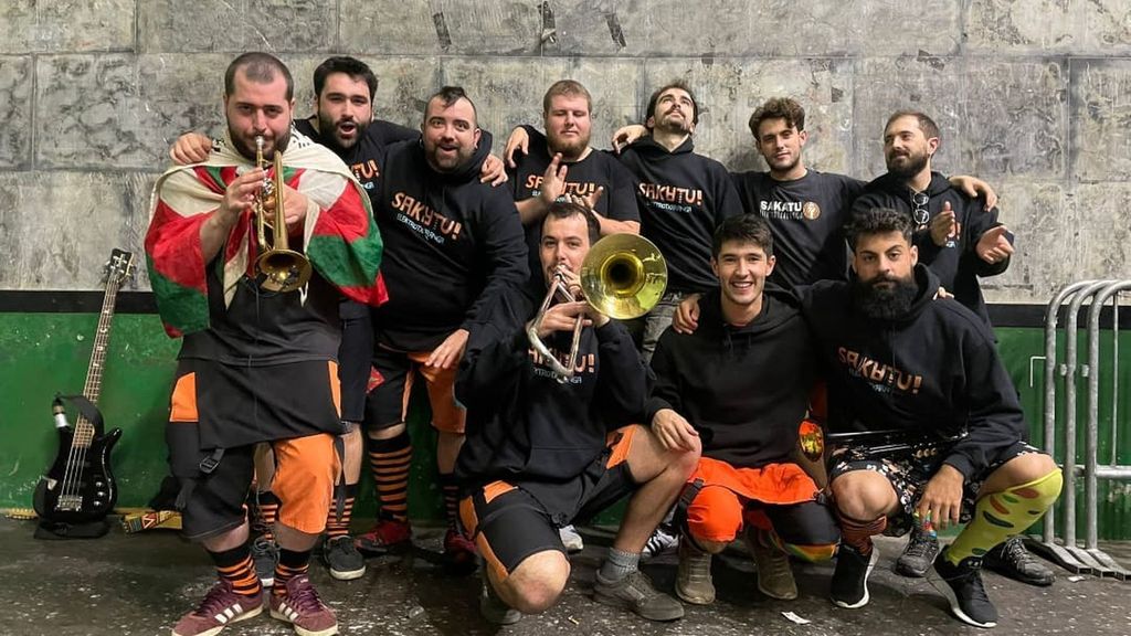 Villalibre con la txaranga en Madariaga, Santurtzi