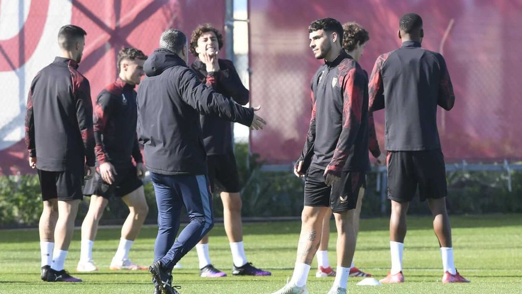 Charla de García Pimienta con Isaac Romero