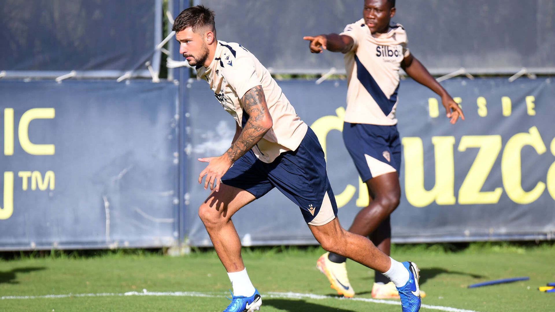 9f2a88b8_c146_42e3_9977_6d29dc11be83_279.jpg 9f2a88b8_c146_42e3_9977_6d29dc11be83_279.jpg