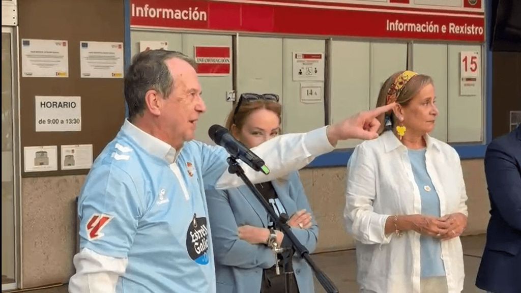 Abel Caballero y la estatua a Iago Aspas